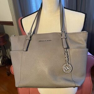 Michael Kors Elegant Gray Tote
